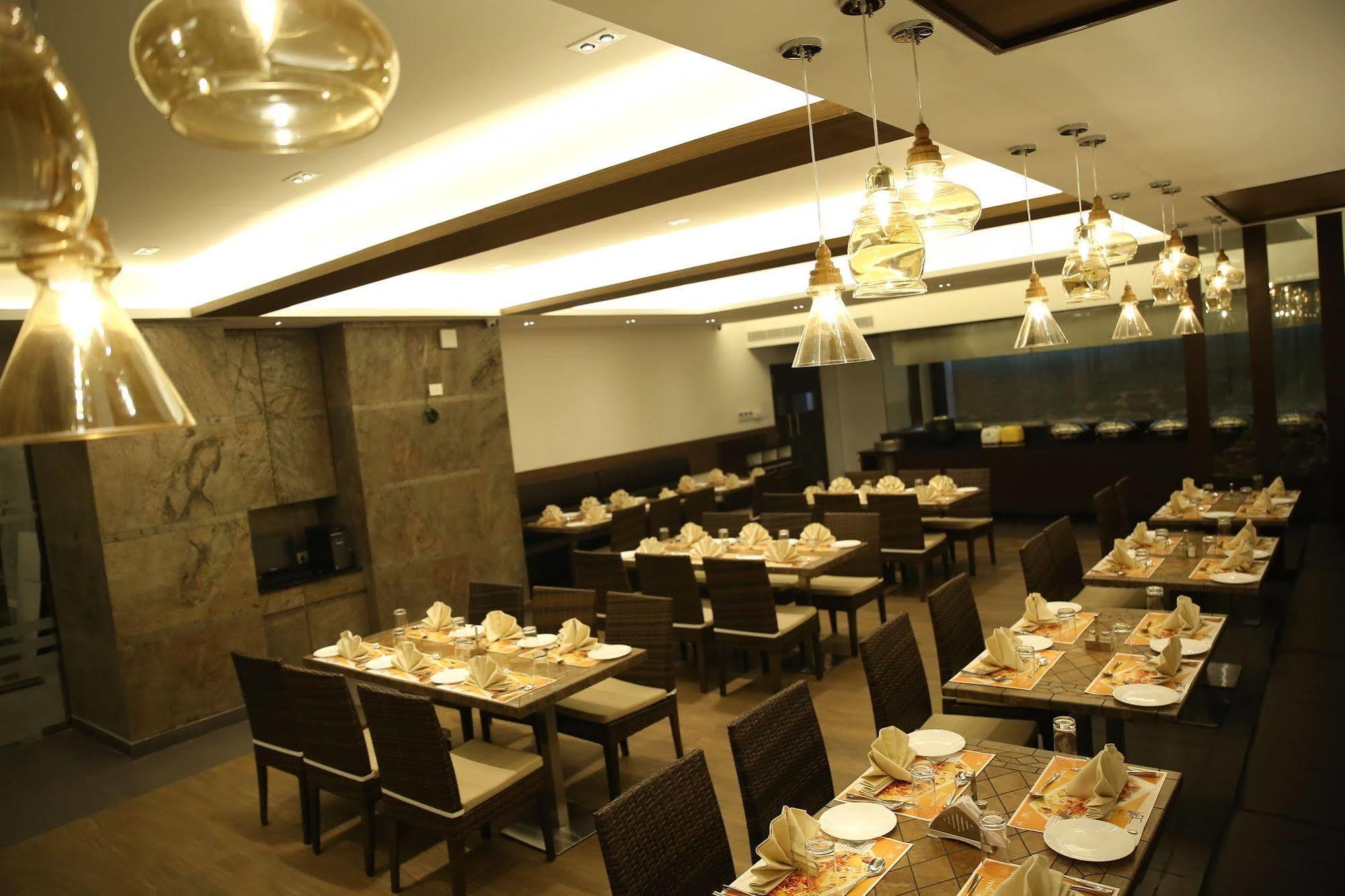 Khanna Fiesta Vellore Luaran gambar